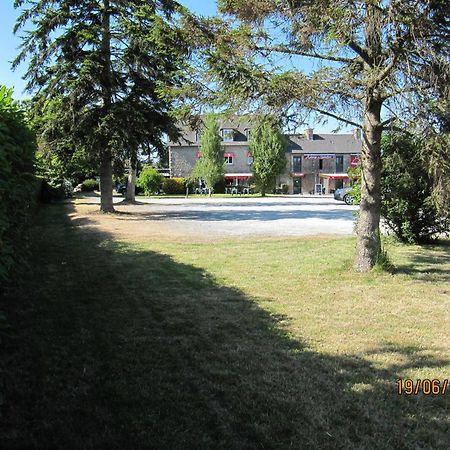 Auberge Le Guinefort Lehon Bagian luar foto