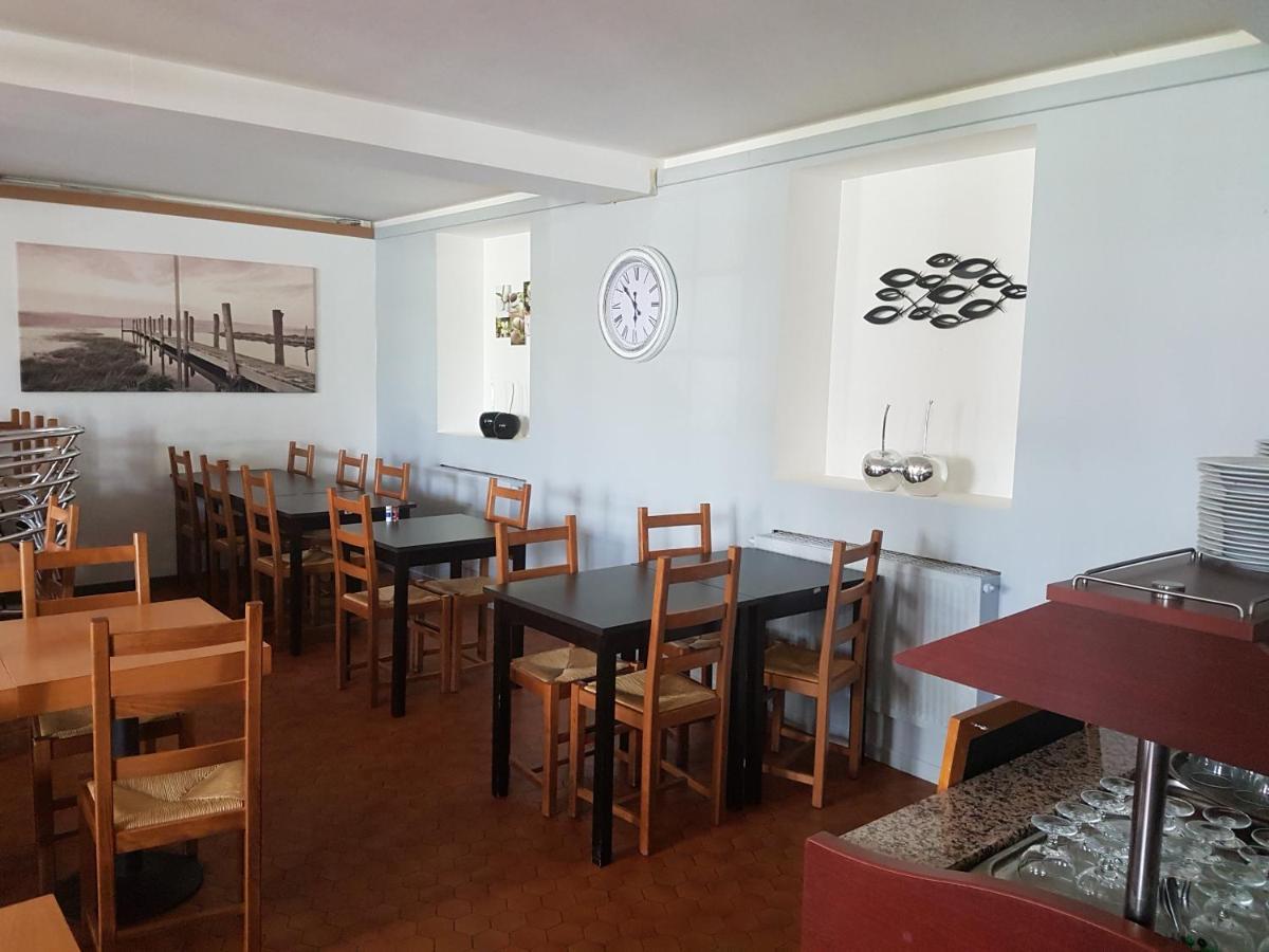 Auberge Le Guinefort Lehon Bagian luar foto