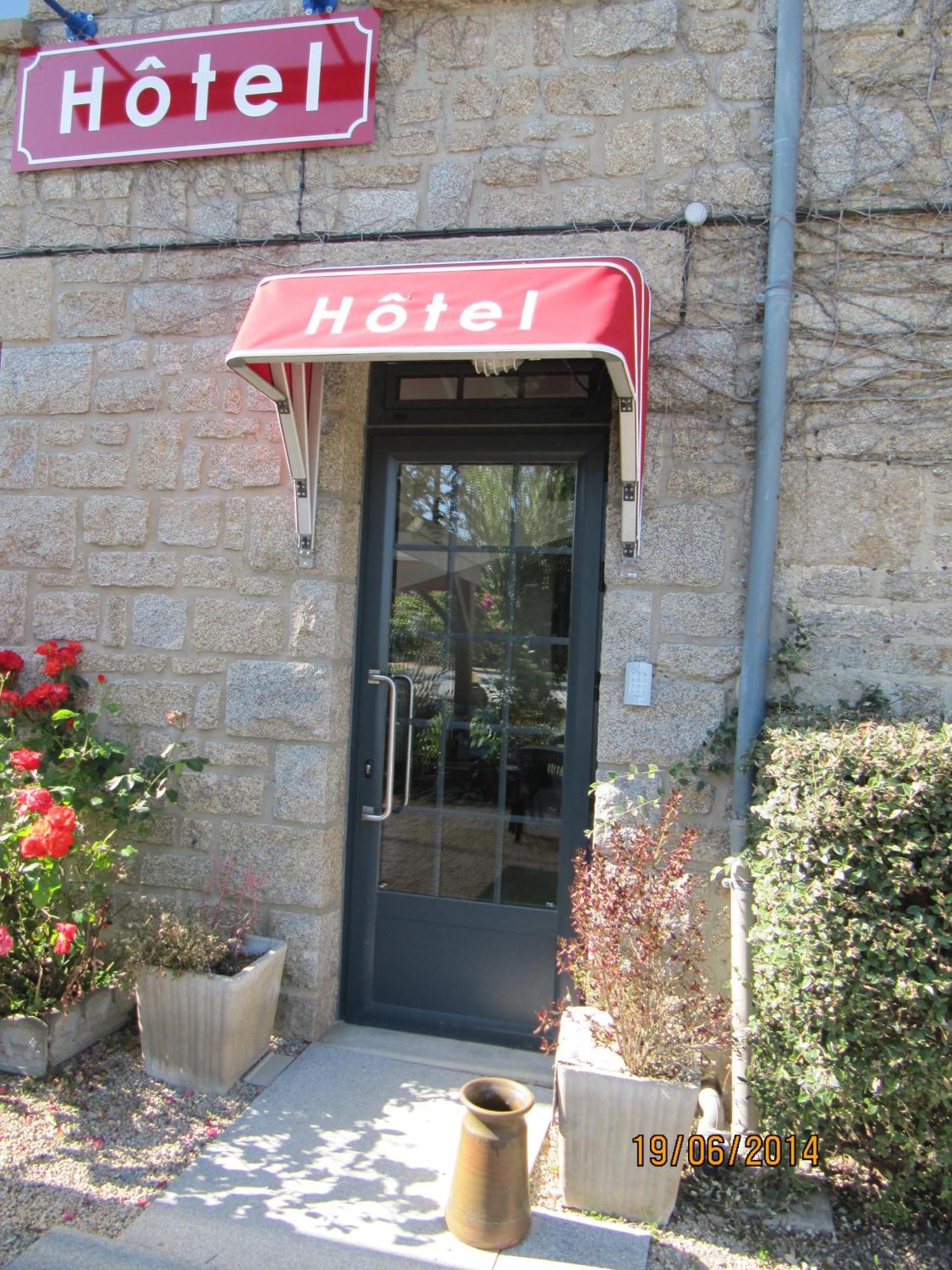 Auberge Le Guinefort Lehon Bagian luar foto