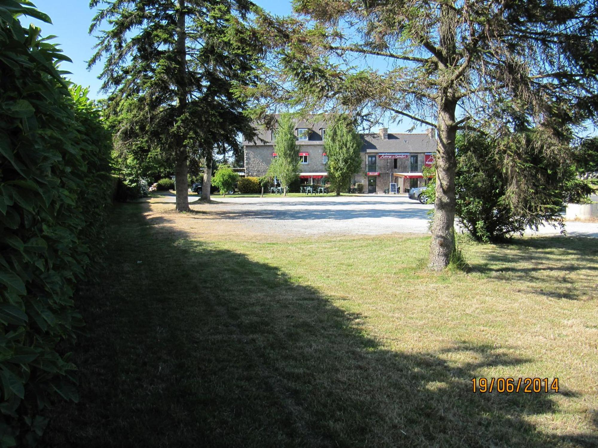 Auberge Le Guinefort Lehon Bagian luar foto