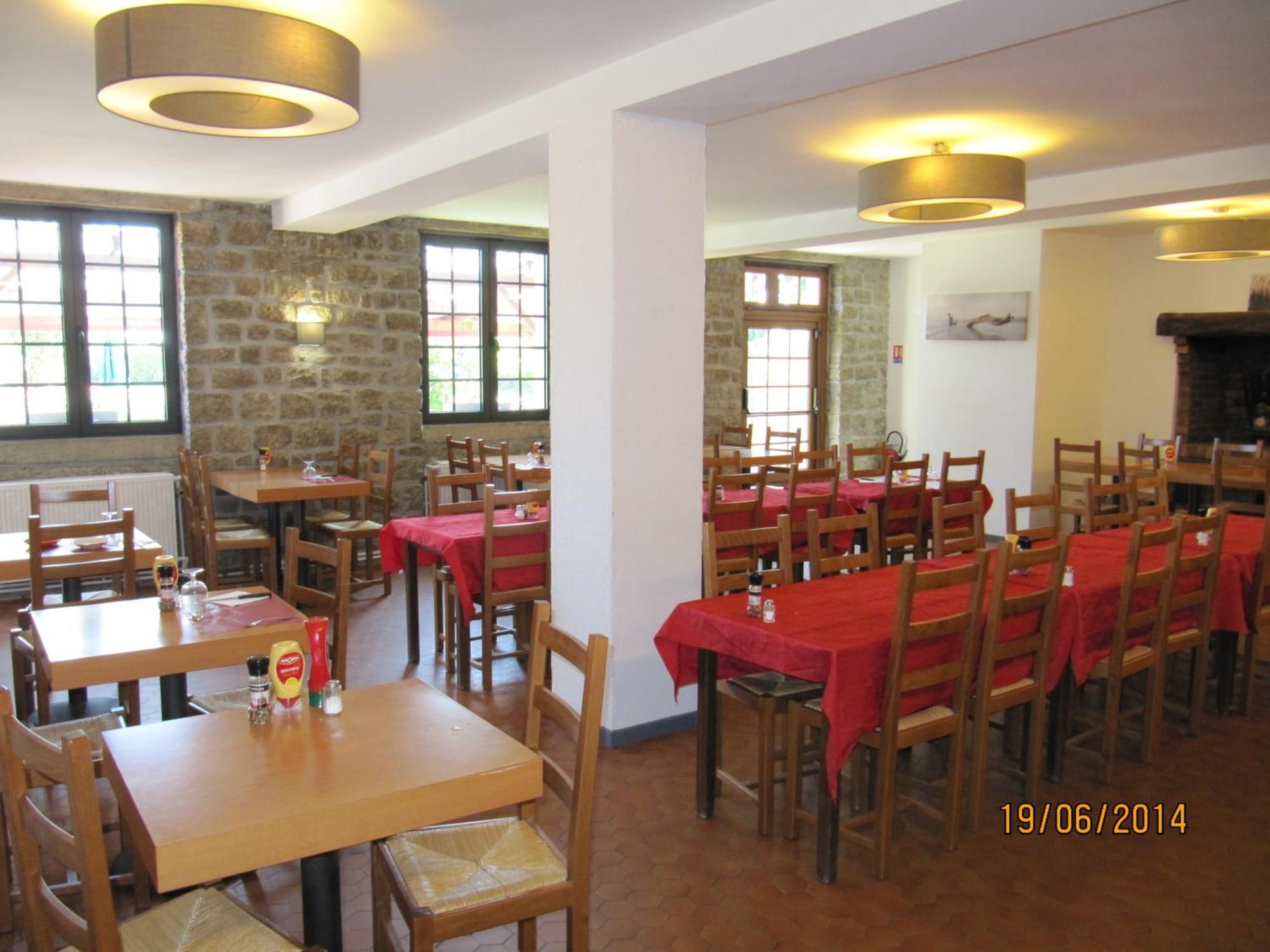 Auberge Le Guinefort Lehon Bagian luar foto