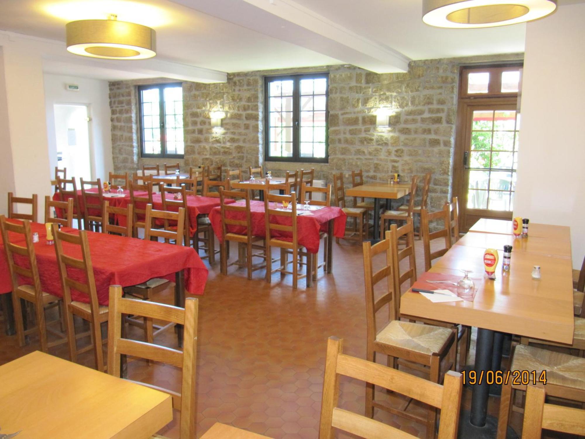 Auberge Le Guinefort Lehon Bagian luar foto